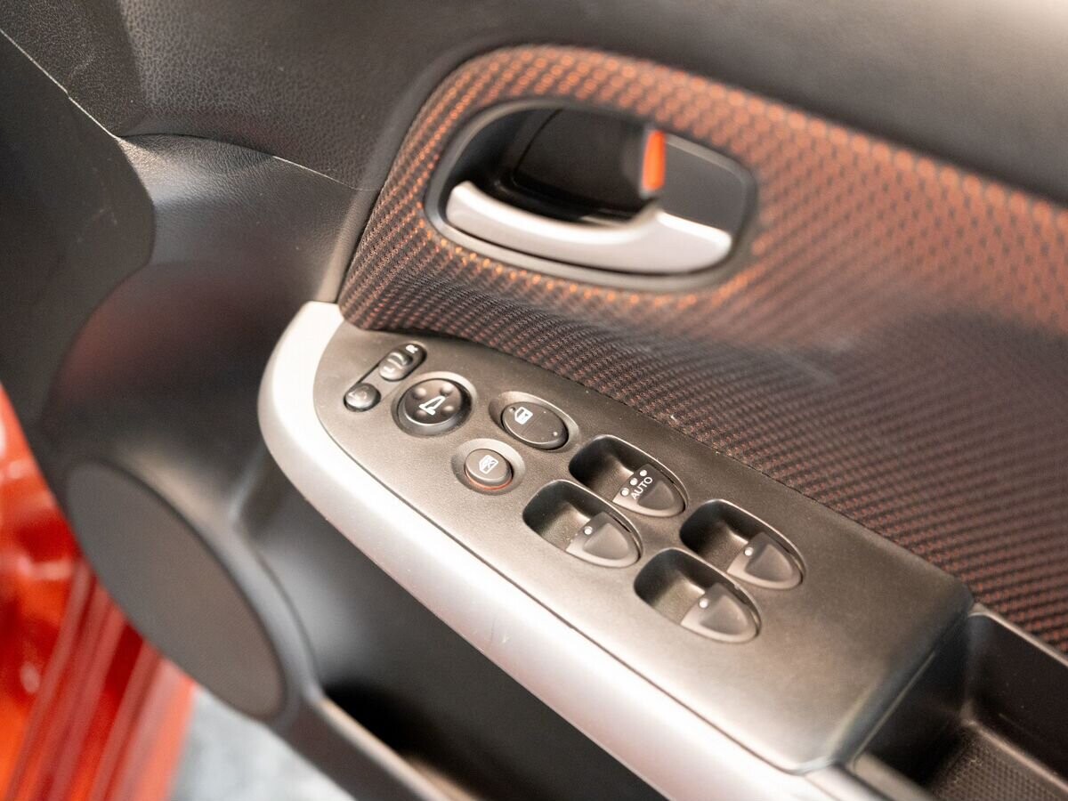 Honda Stream 2010 - фото автомобиля