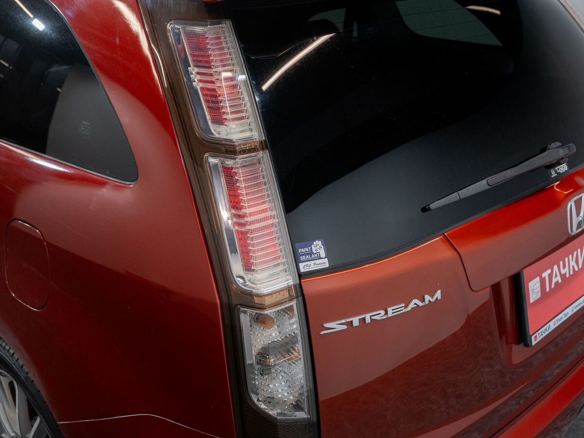 Honda Stream 2010 - фото автомобиля