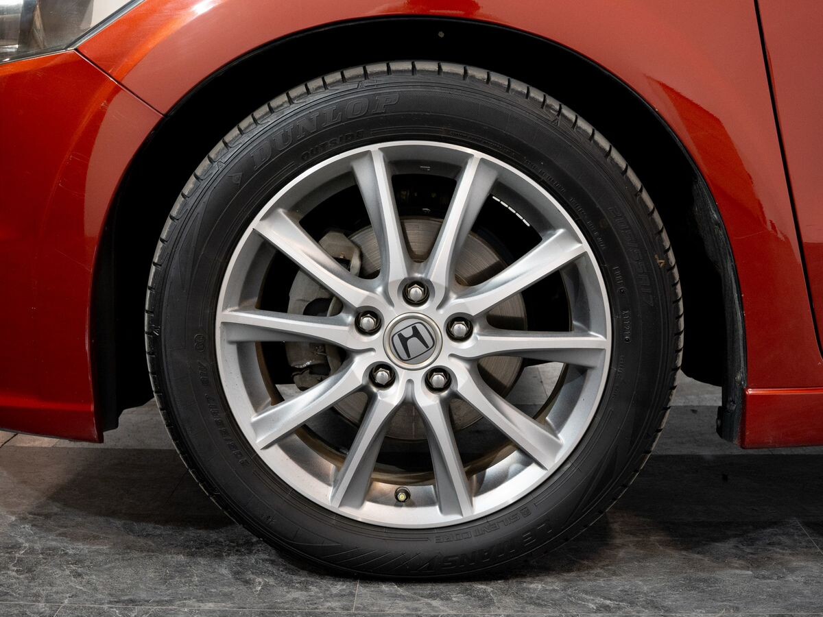 Honda Stream 2010 - фото автомобиля