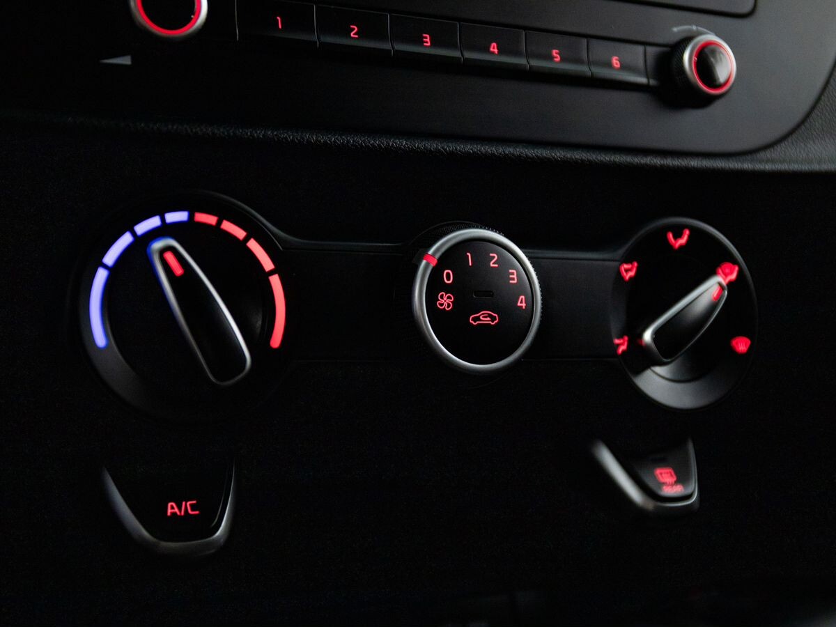 Kia Rio 2021 - фото автомобиля