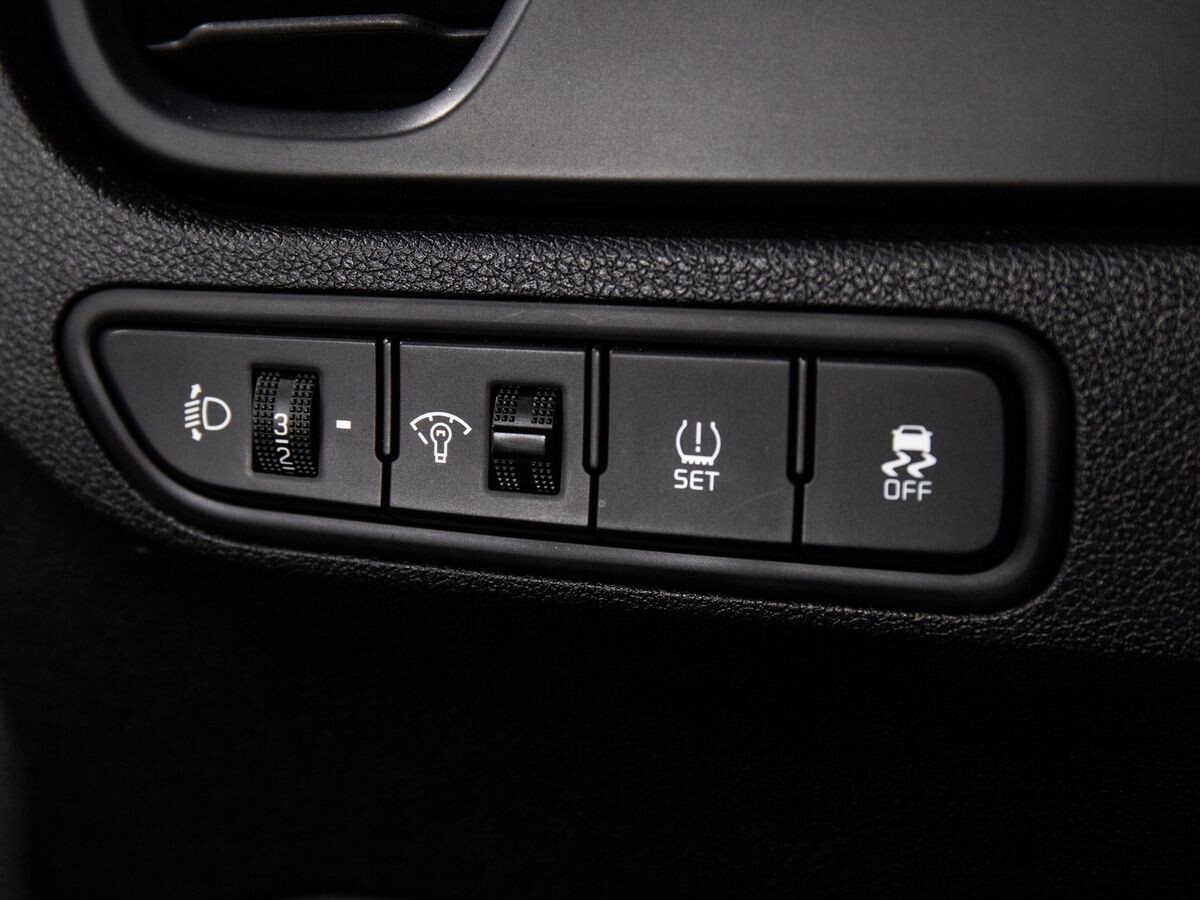 Kia Rio 2021 - фото автомобиля