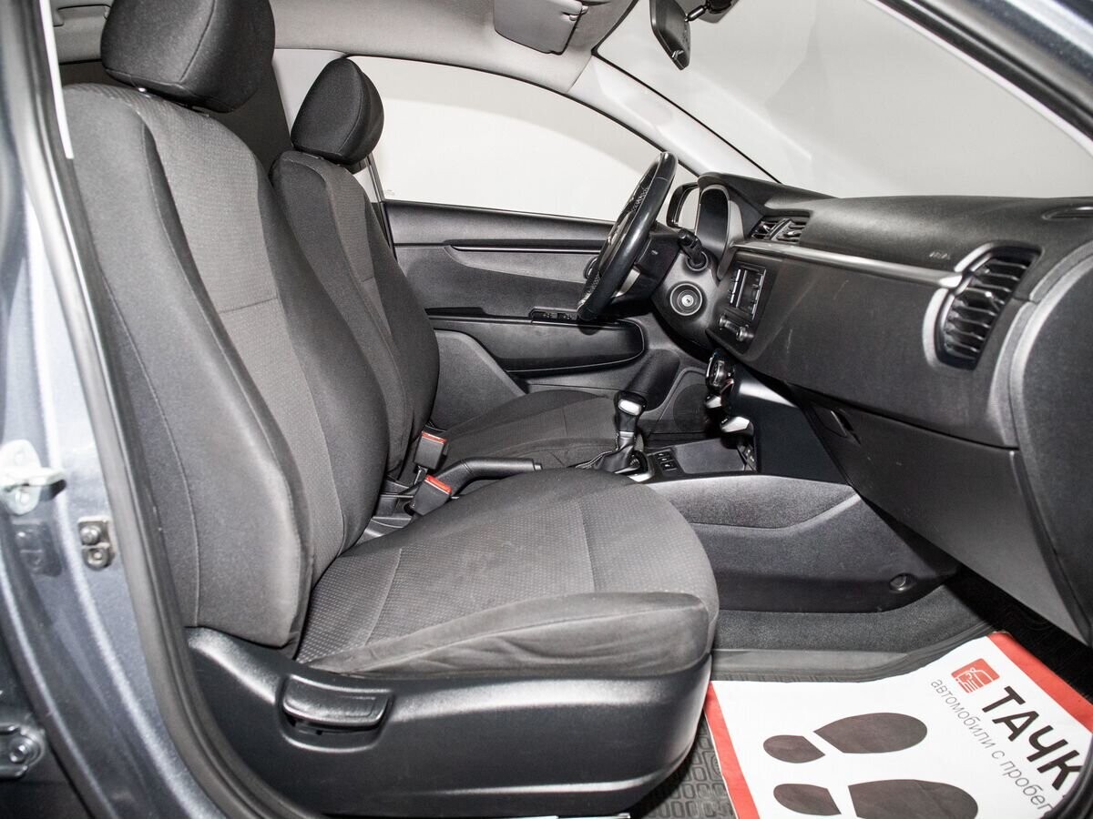 Kia Rio 2021 - фото автомобиля