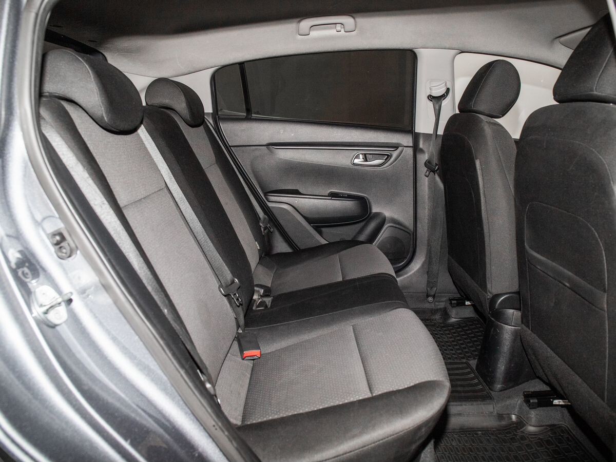 Kia Rio 2021 - фото автомобиля