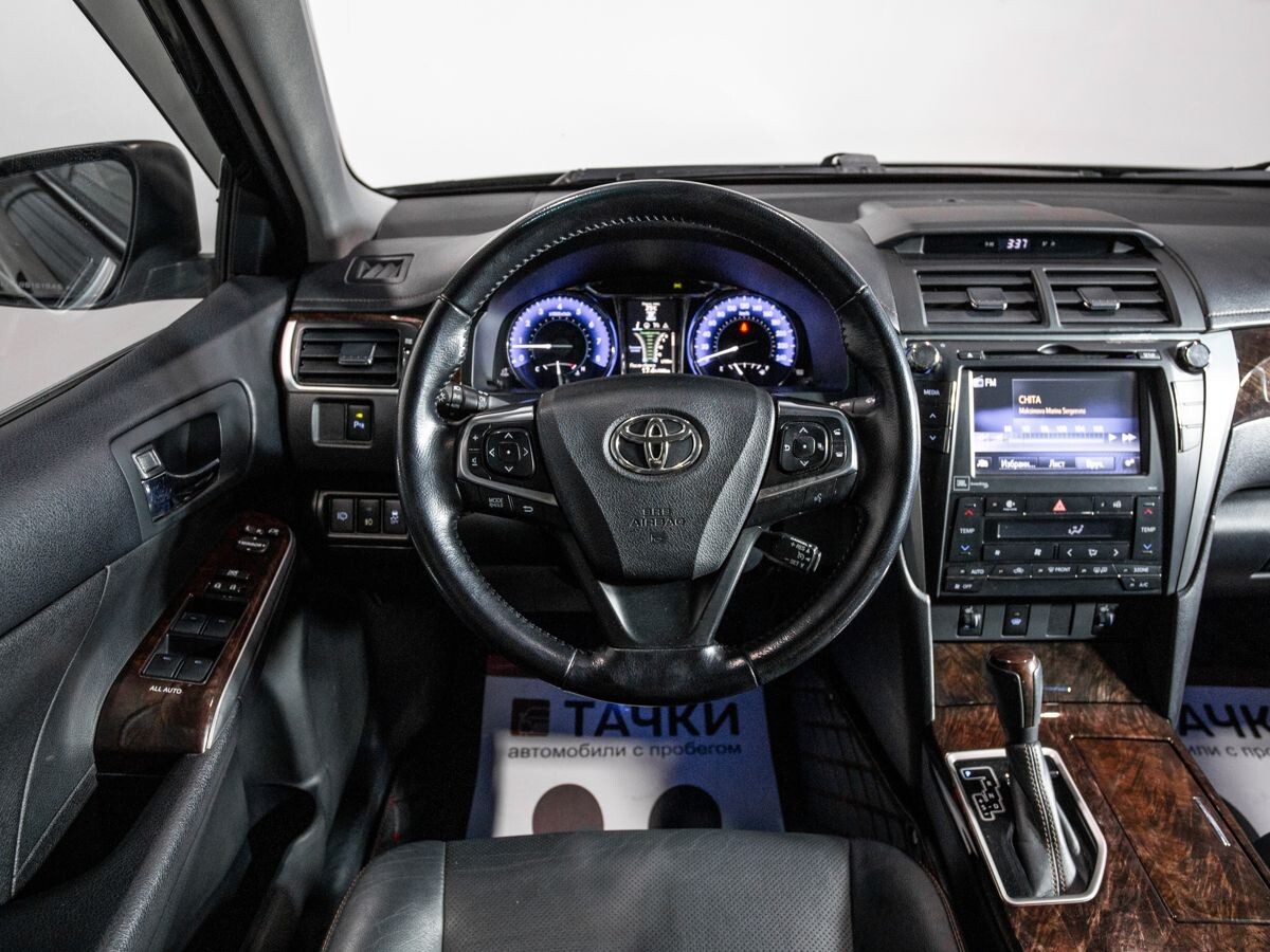 Toyota Camry 2016 - фото автомобиля
