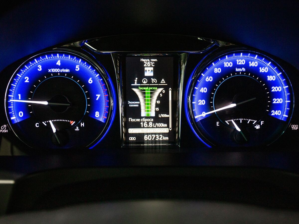 Toyota Camry 2016 - фото автомобиля