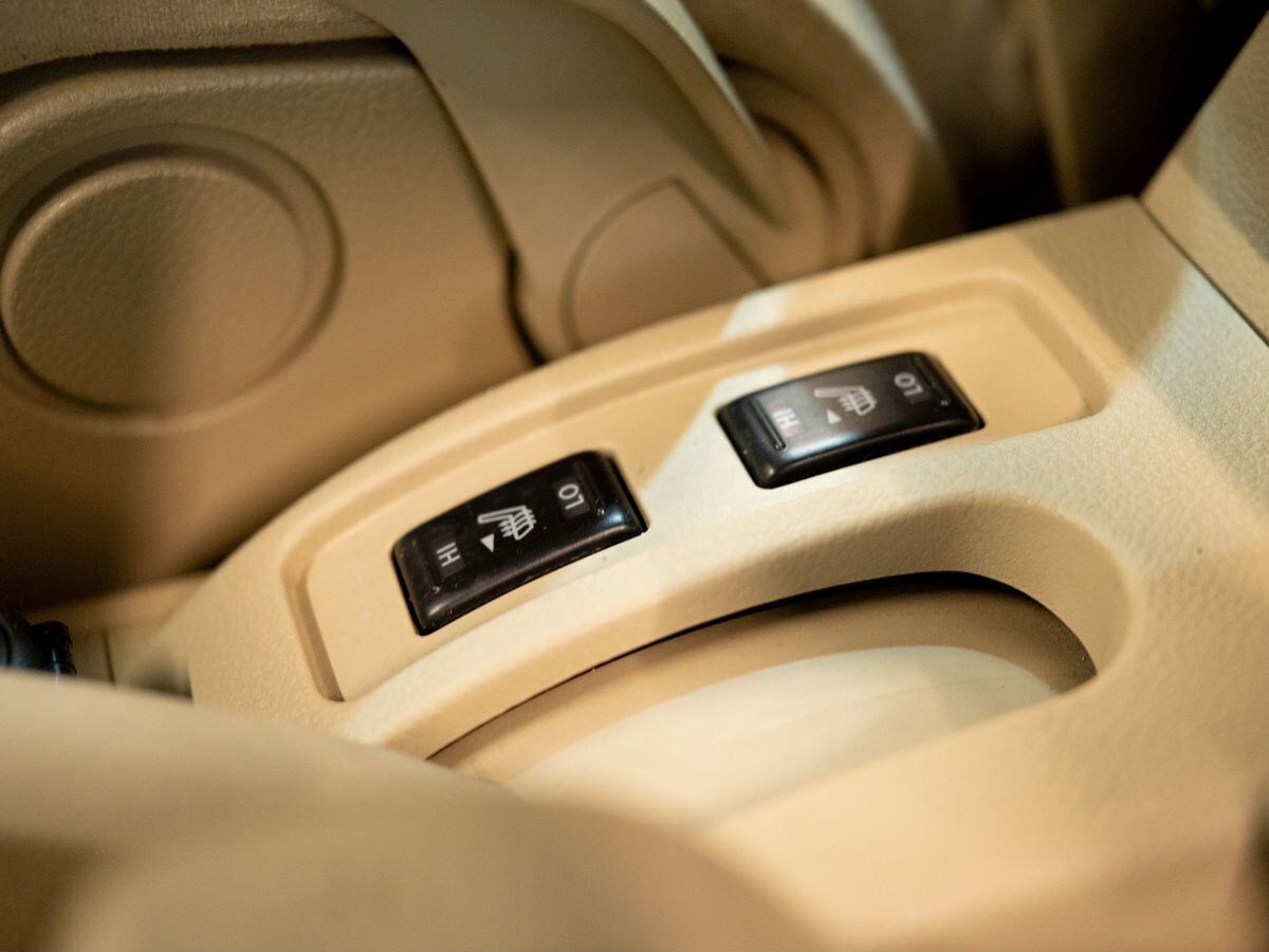 Nissan Tiida 2011 - фото автомобиля