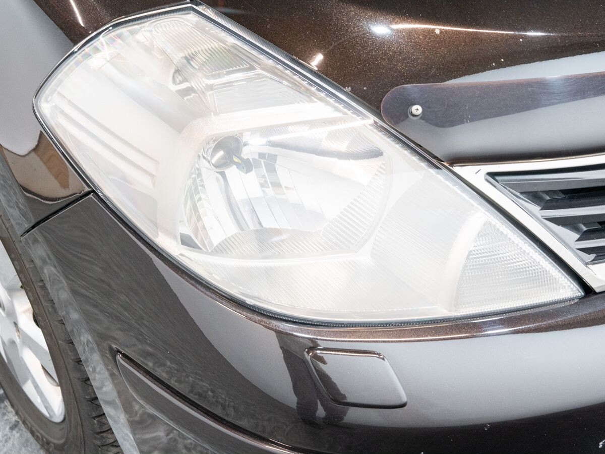 Nissan Tiida 2011 - фото автомобиля