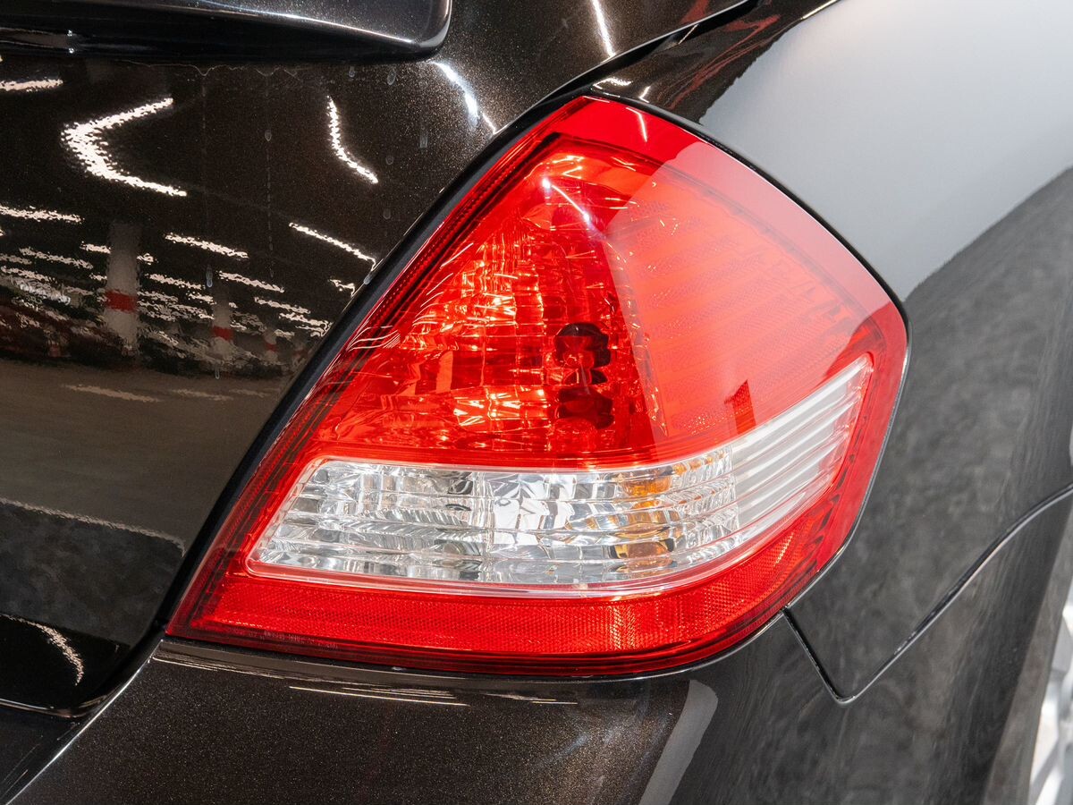 Nissan Tiida 2011 - фото автомобиля