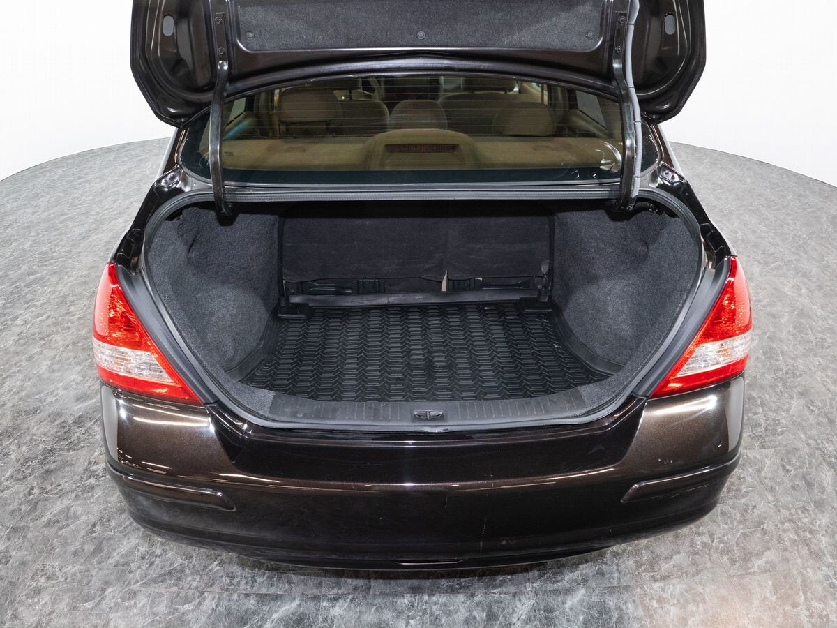 Nissan Tiida 2011 - фото автомобиля