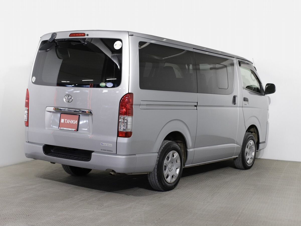 Toyota HiAce 2017 - фото автомобиля