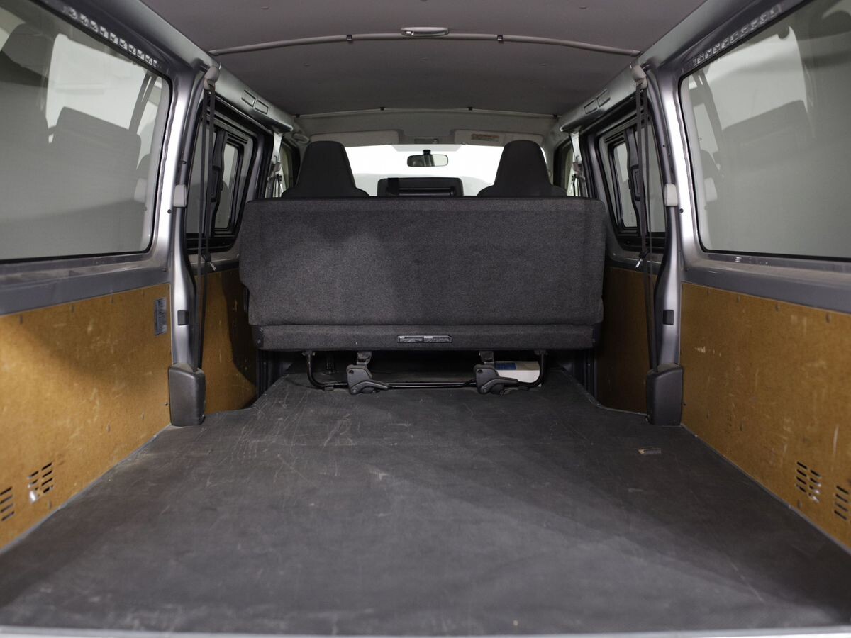 Toyota HiAce 2017 - фото автомобиля