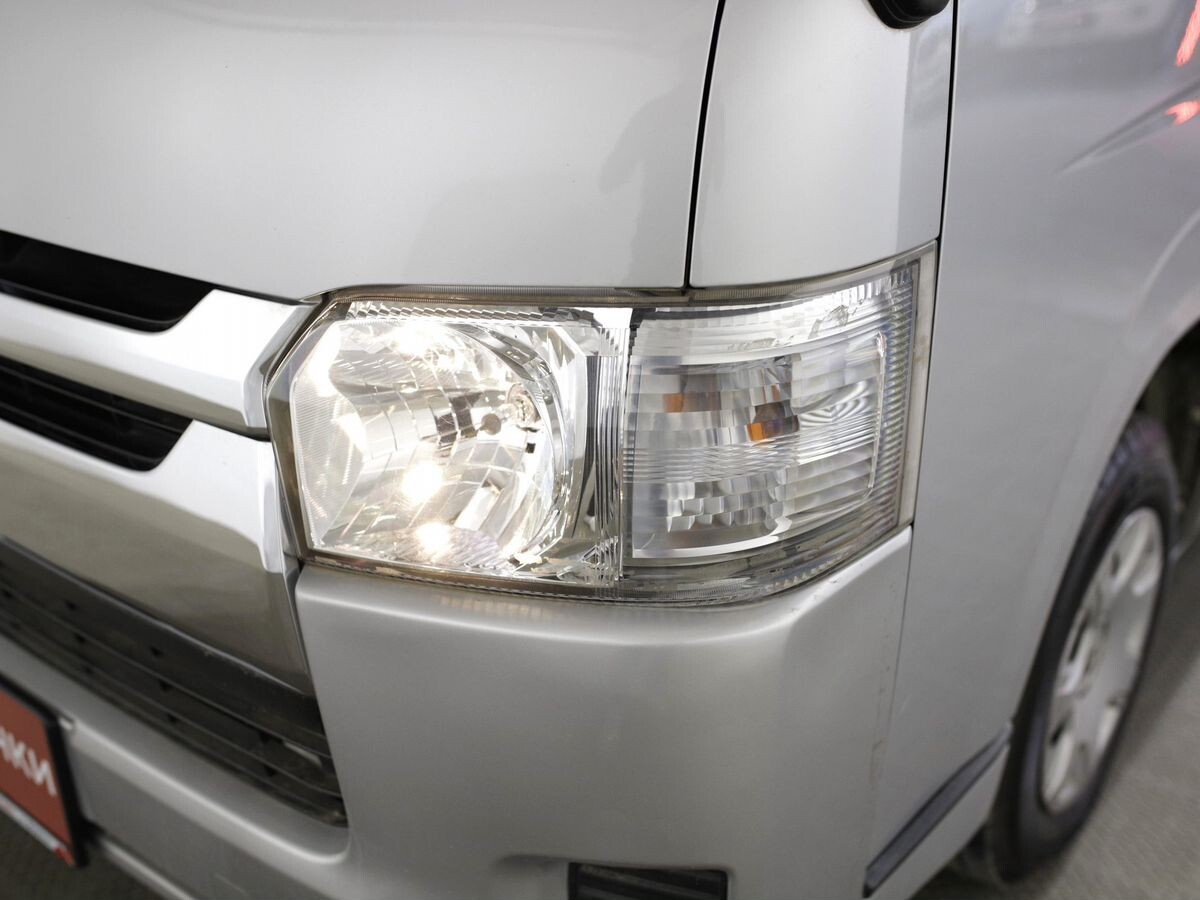 Toyota HiAce 2017 - фото автомобиля