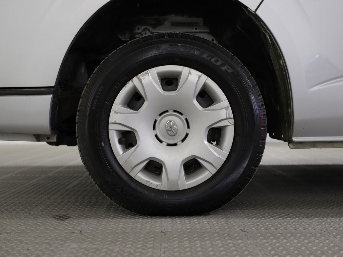 Toyota HiAce 2017 - фото автомобиля