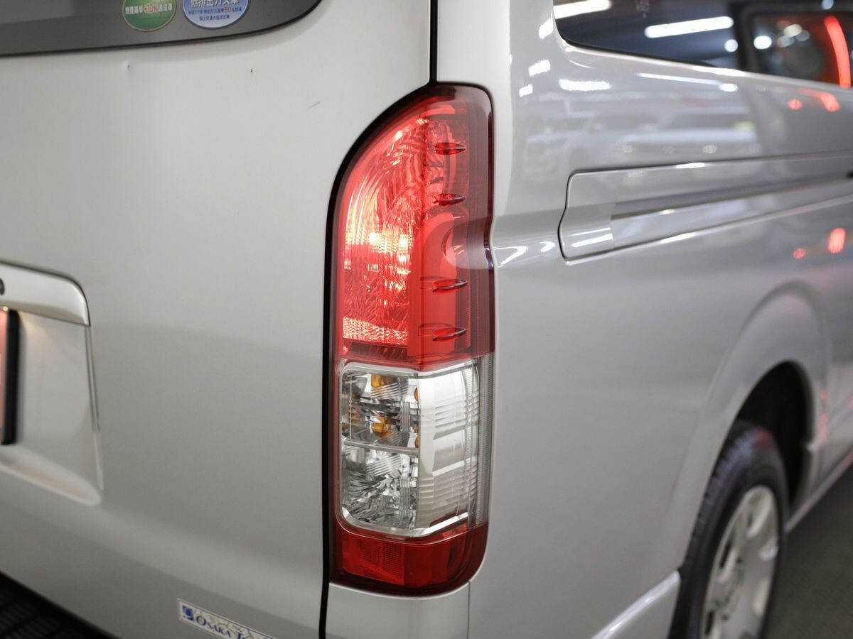 Toyota HiAce 2017 - фото автомобиля