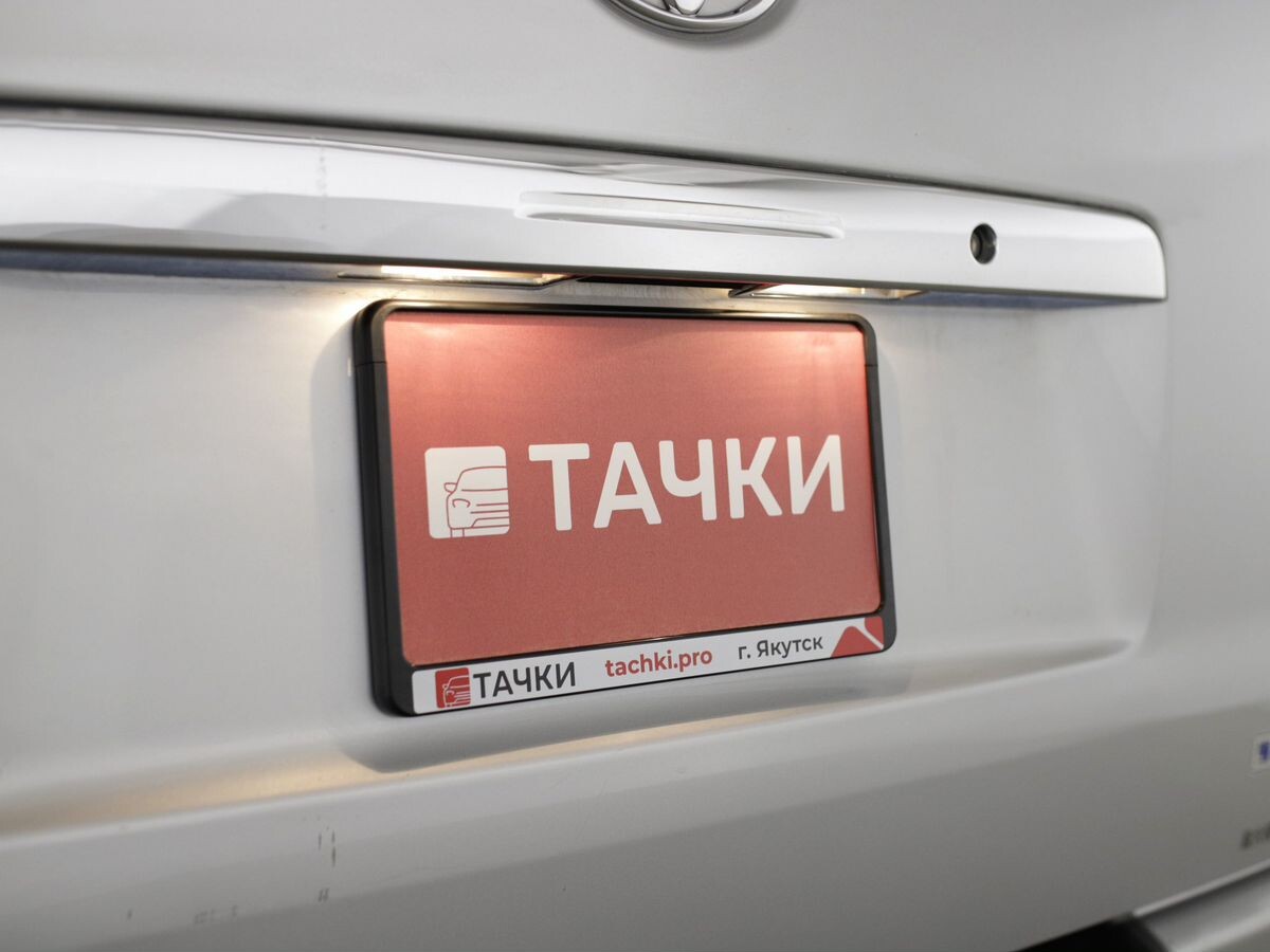 Toyota HiAce 2017 - фото автомобиля