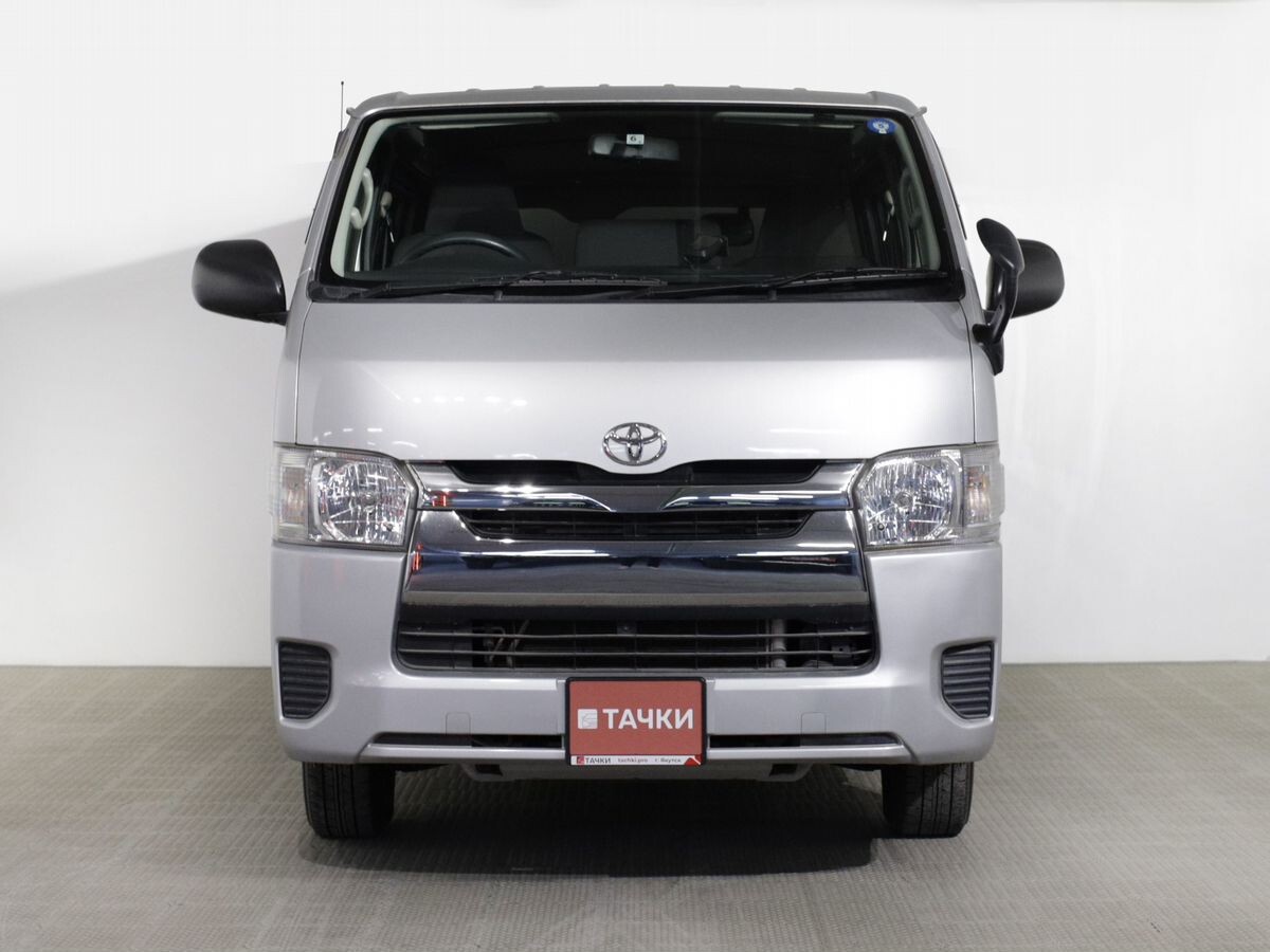 Toyota HiAce 2017 - фото автомобиля