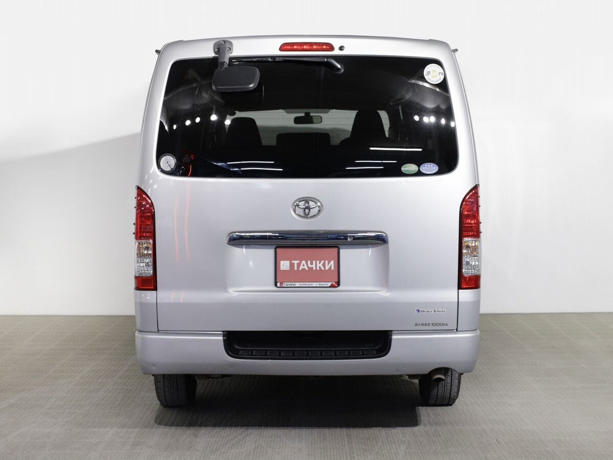 Toyota HiAce 2017 - фото автомобиля