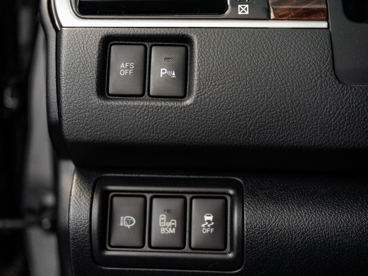 Toyota Camry 2016 - фото автомобиля