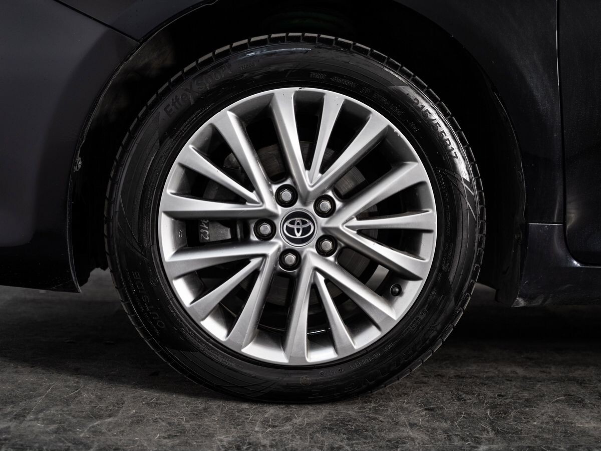 Toyota Camry 2016 - фото автомобиля