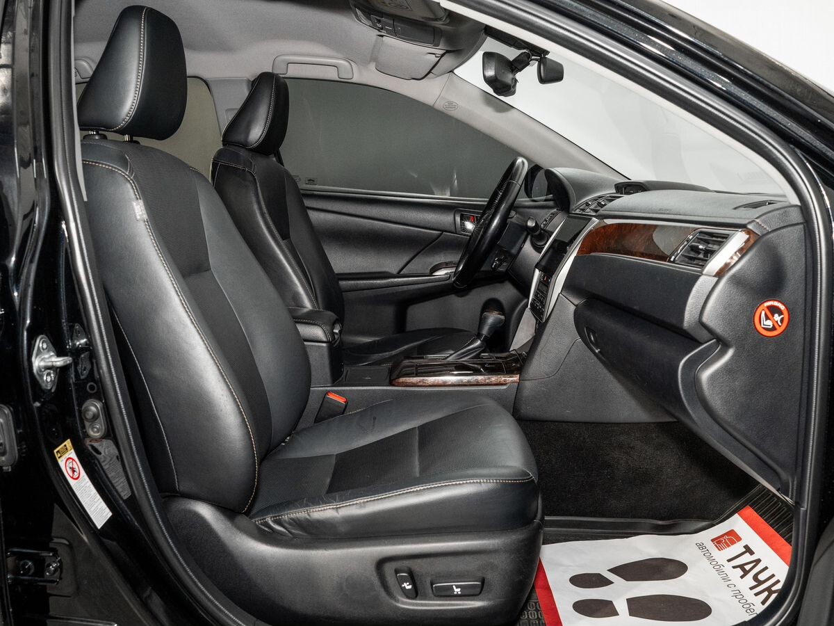 Toyota Camry 2016 - фото автомобиля