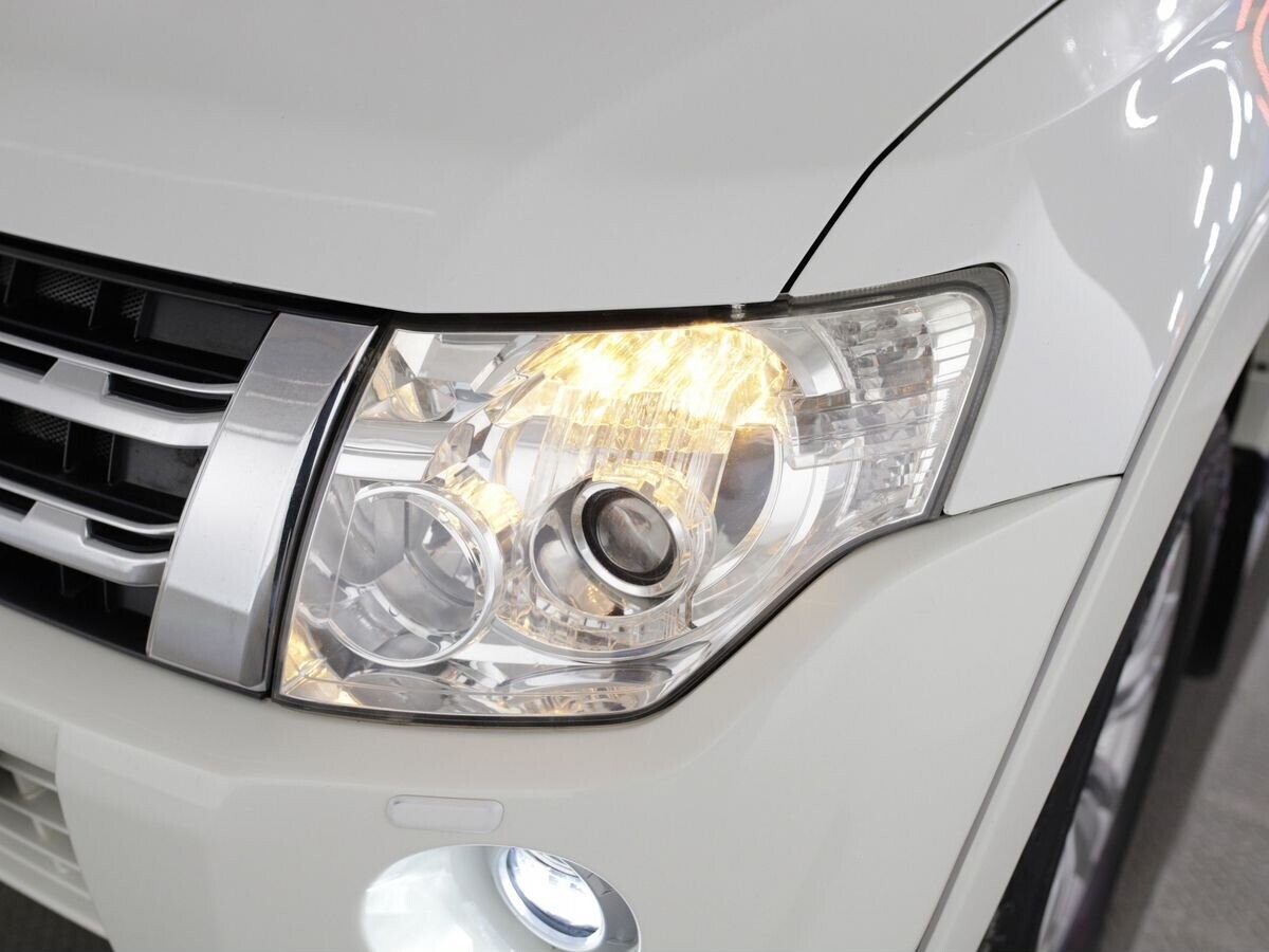 Mitsubishi Pajero 2011 - фото автомобиля