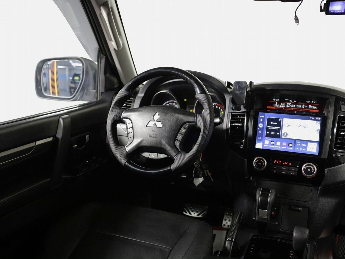 Mitsubishi Pajero 2011 - фото автомобиля