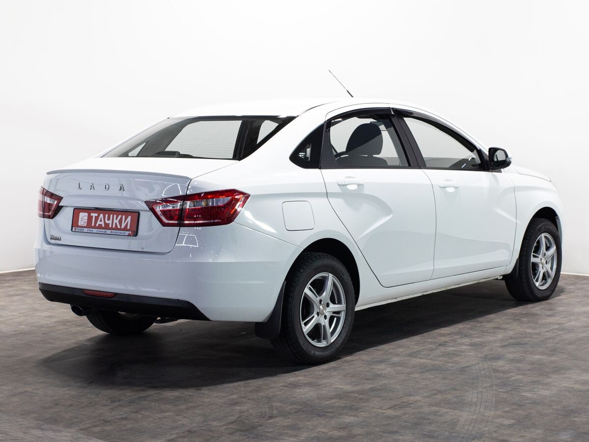 Lada (ВАЗ) Vesta 2018 - фото автомобиля