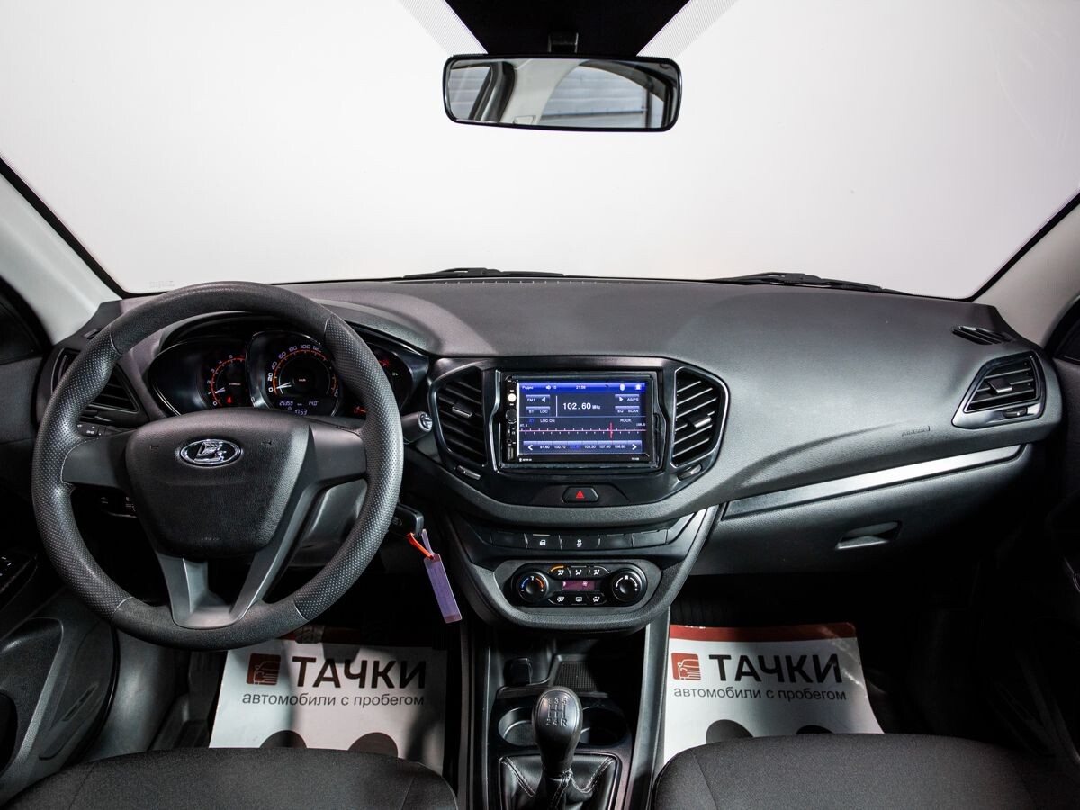 Lada (ВАЗ) Vesta 2018 - фото автомобиля