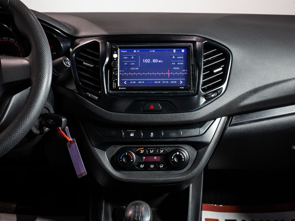 Lada (ВАЗ) Vesta 2018 - фото автомобиля