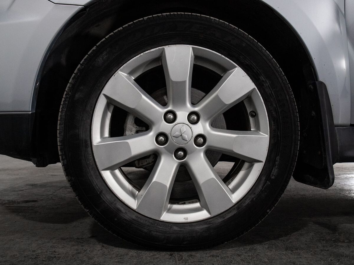 Mitsubishi Outlander 2011 - фото автомобиля