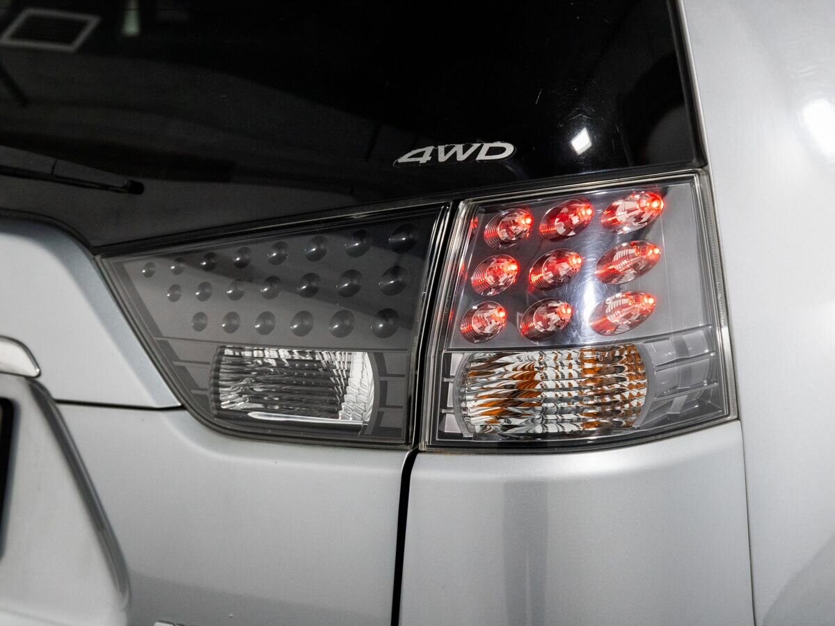 Mitsubishi Outlander 2011 - фото автомобиля