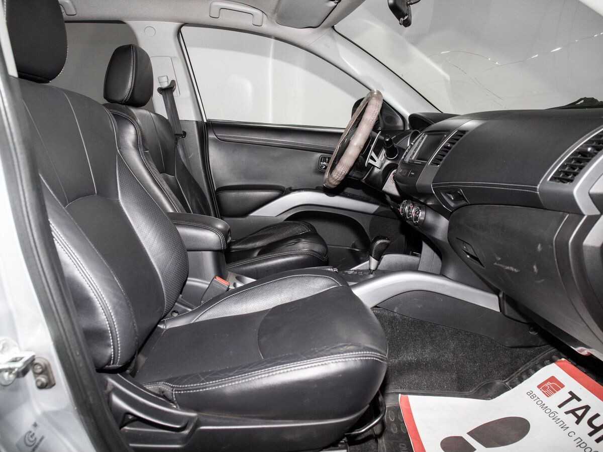 Mitsubishi Outlander 2011 - фото автомобиля