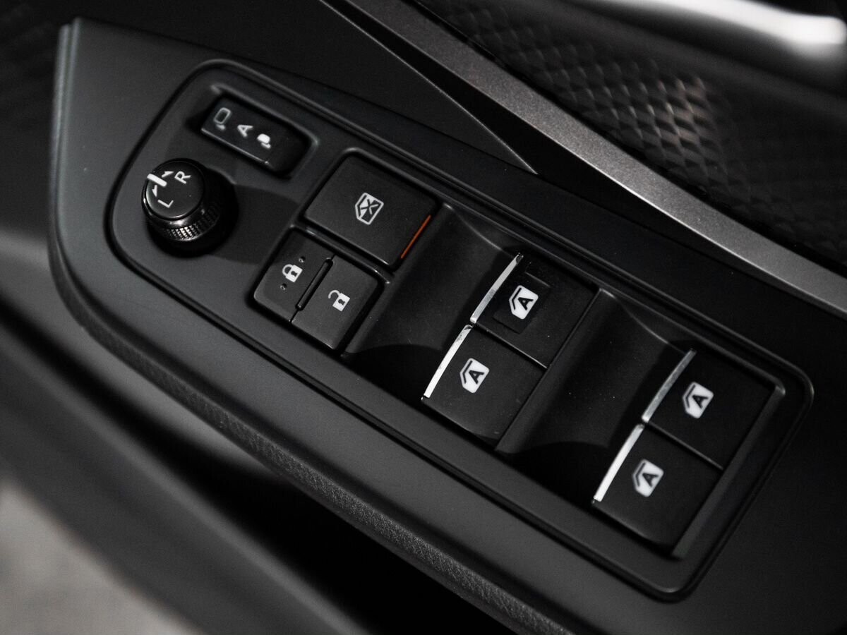 Toyota C-HR 2017 - фото автомобиля