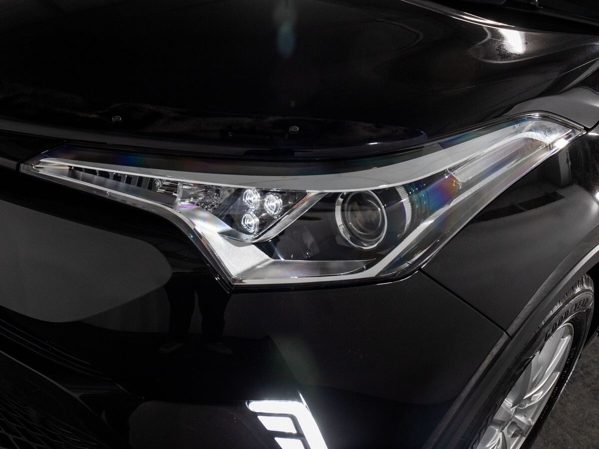 Toyota C-HR 2017 - фото автомобиля