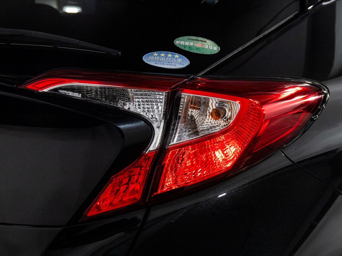 Toyota C-HR 2017 - фото автомобиля