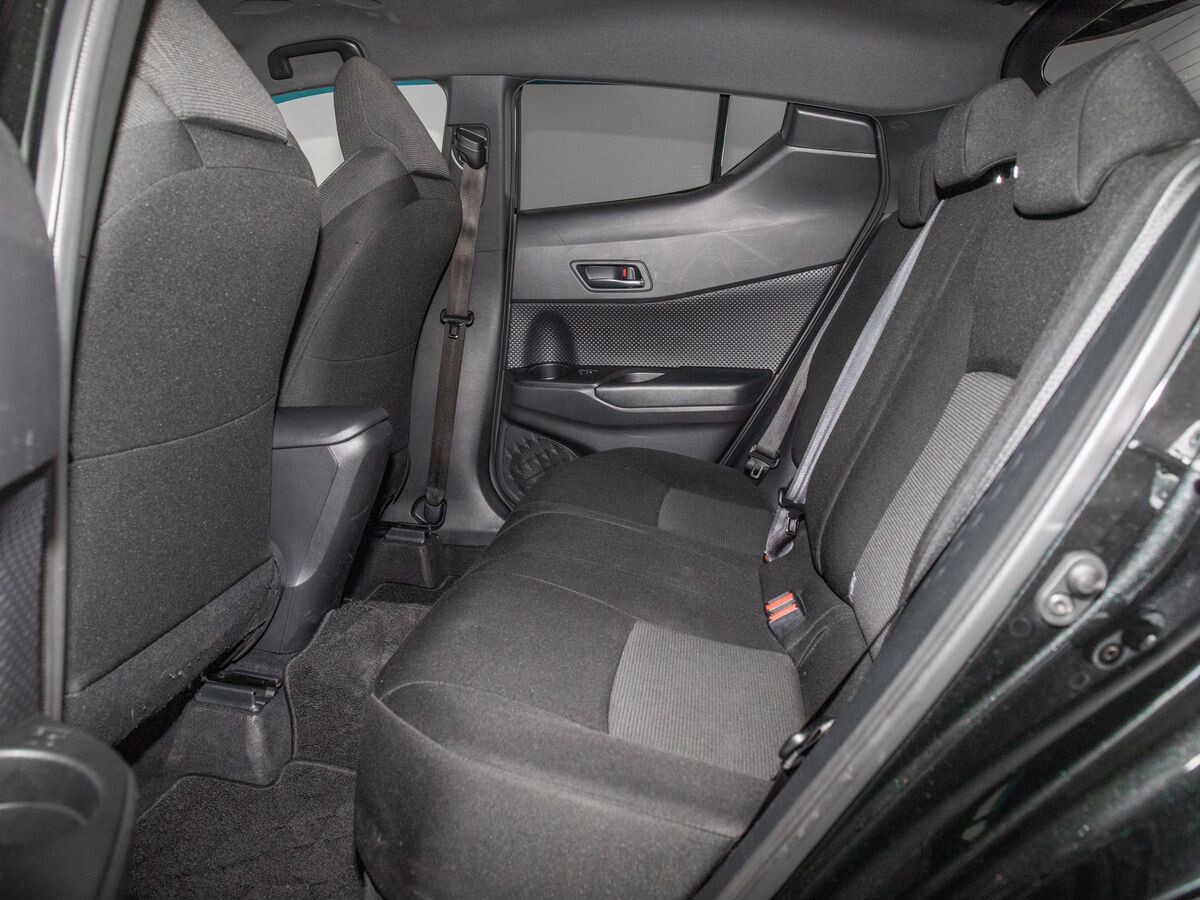 Toyota C-HR 2017 - фото автомобиля