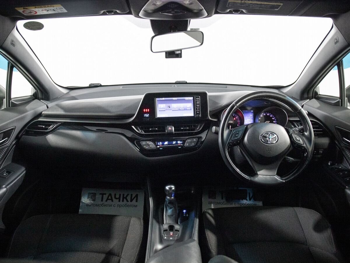 Toyota C-HR 2017 - фото автомобиля