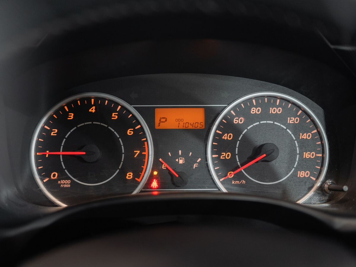 Toyota Wish 2011 - фото автомобиля