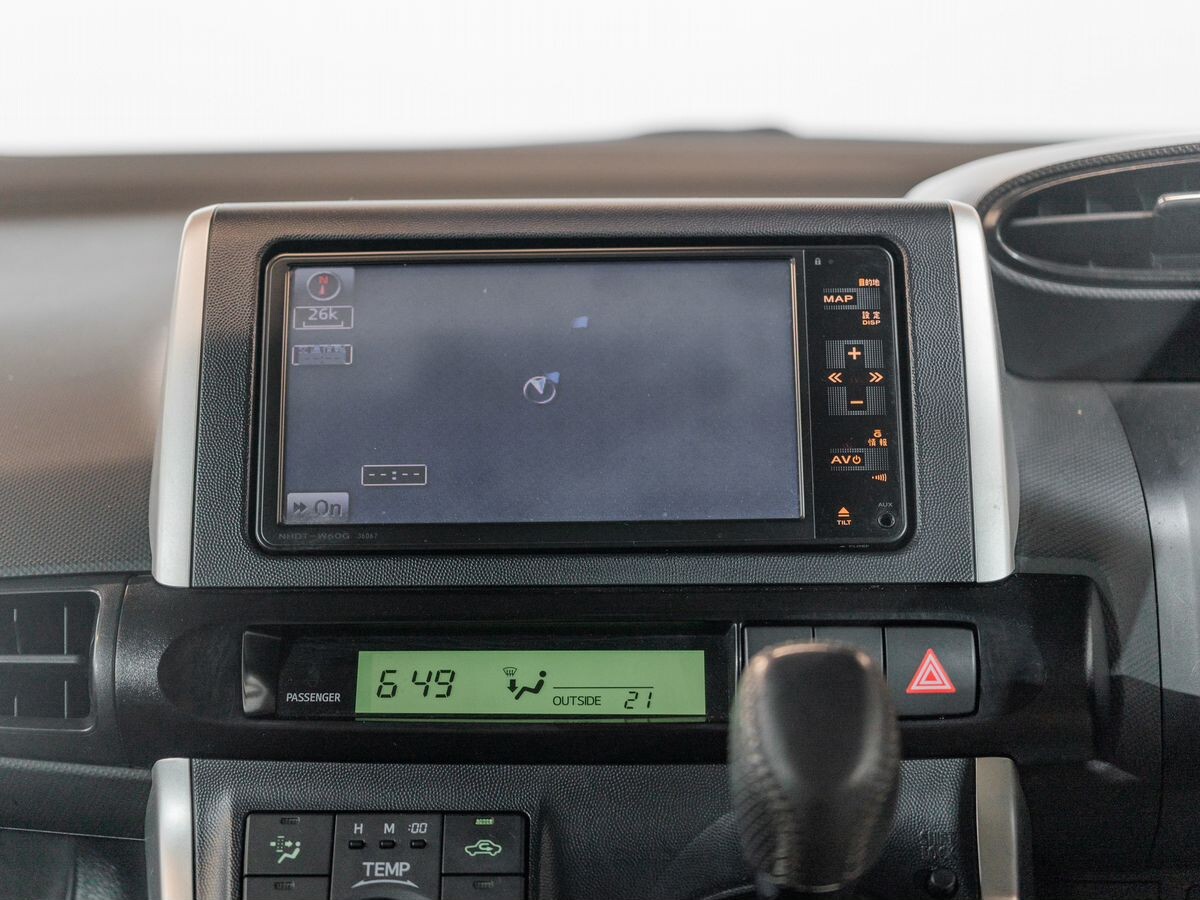 Toyota Wish 2011 - фото автомобиля