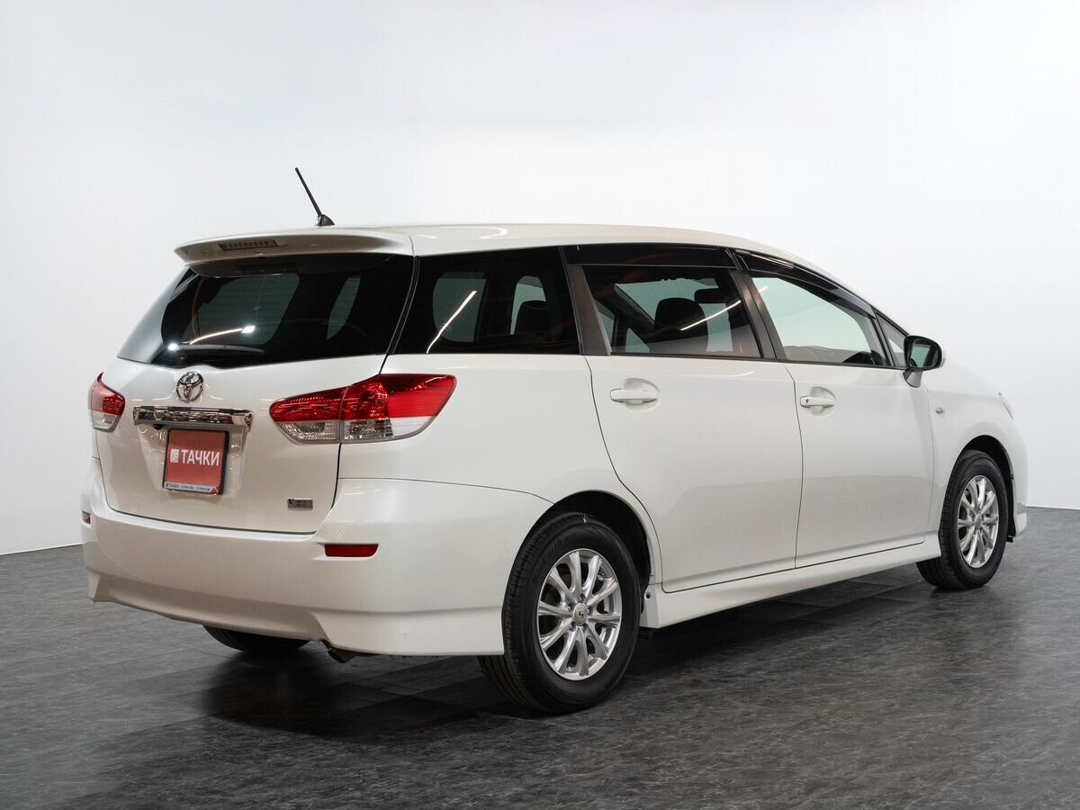 Toyota Wish 2011 - фото автомобиля
