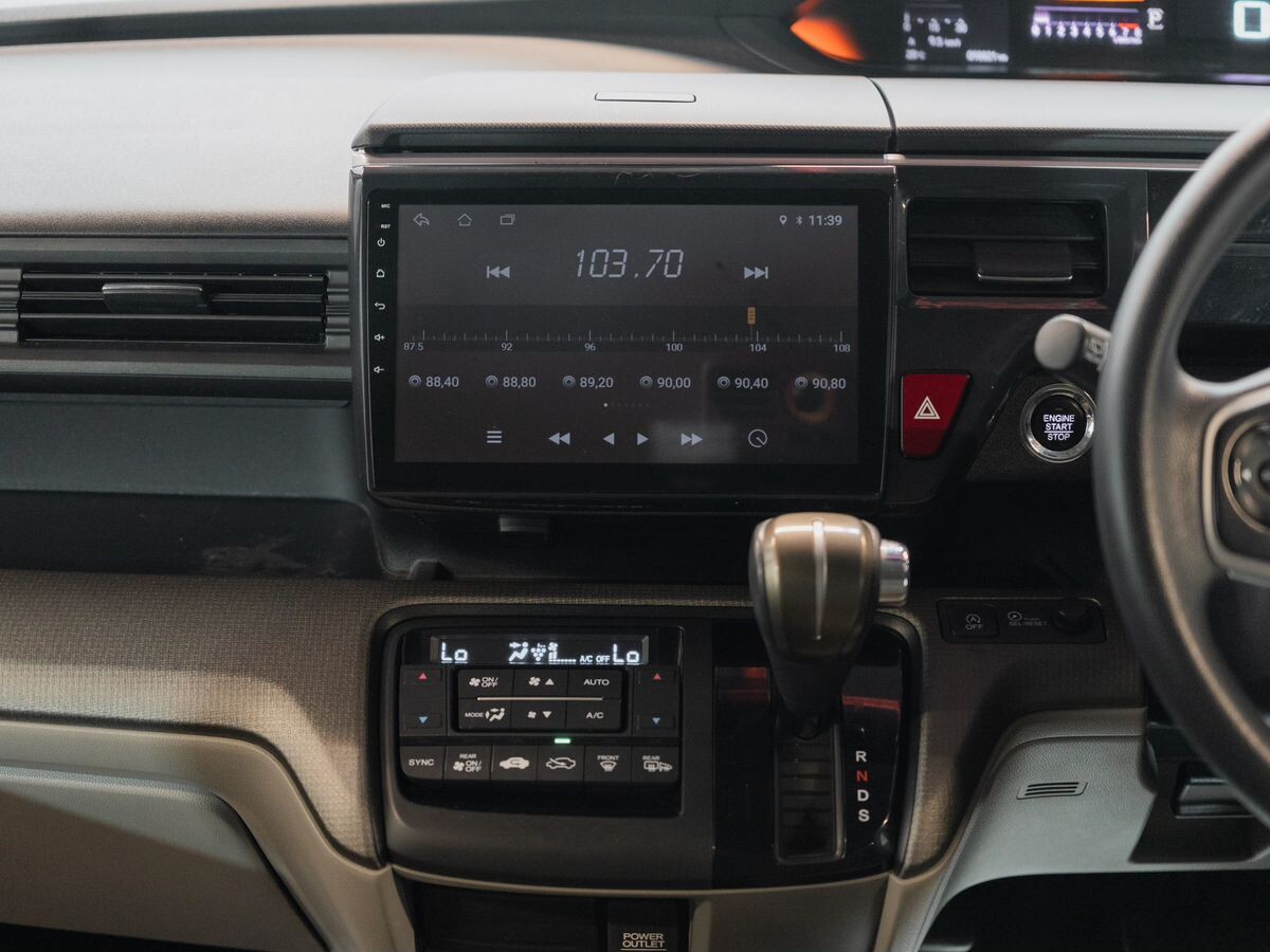 Honda Stepwgn 2017 - фото автомобиля