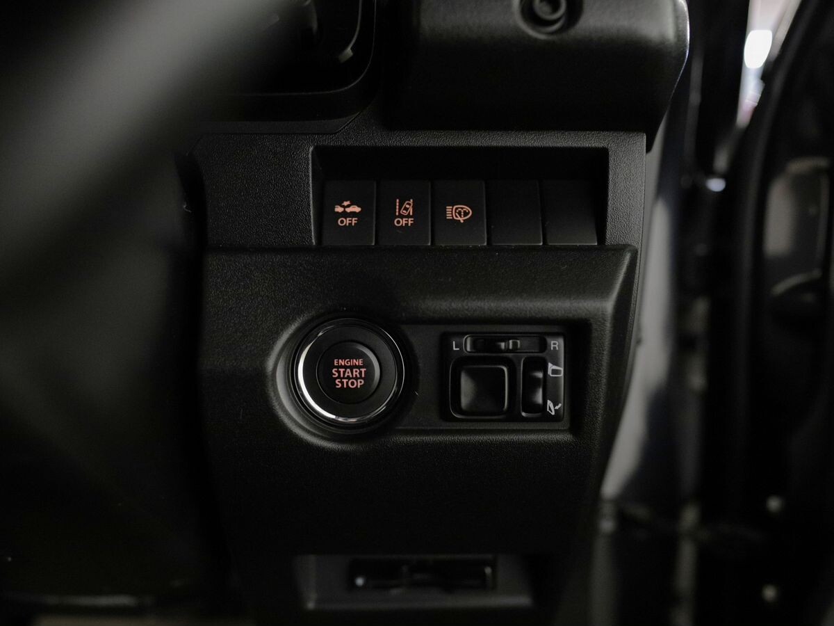 Suzuki Jimny 2020 - фото автомобиля