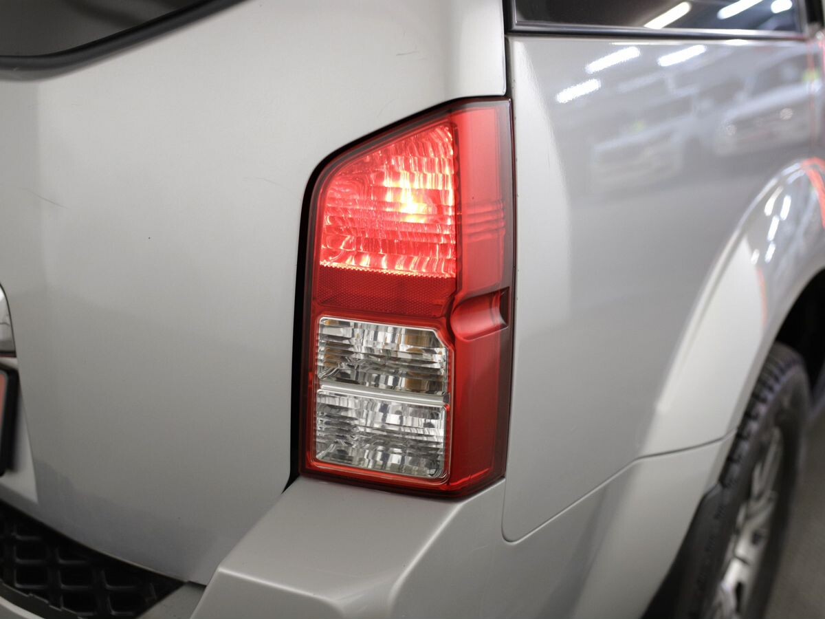 Nissan Pathfinder 2007 - фото автомобиля