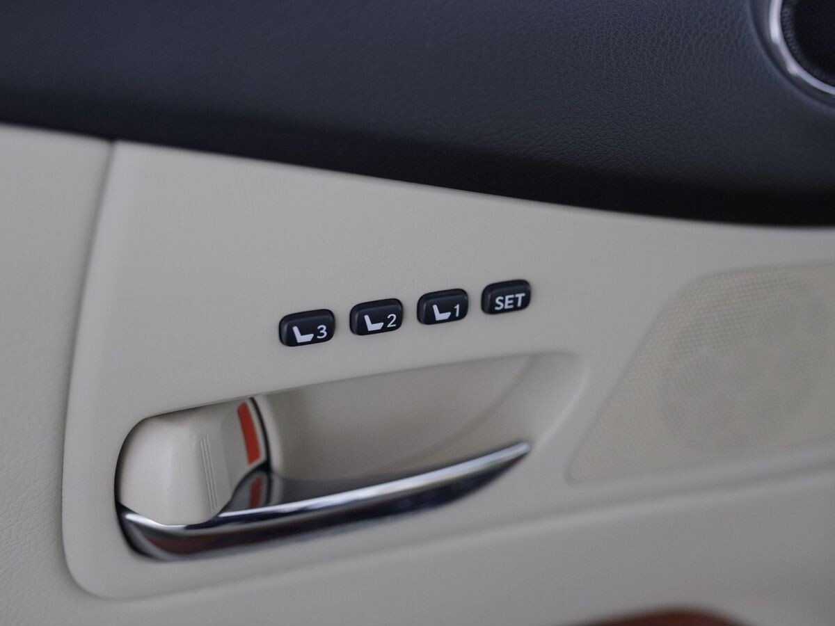 Lexus RX 2010 - фото автомобиля