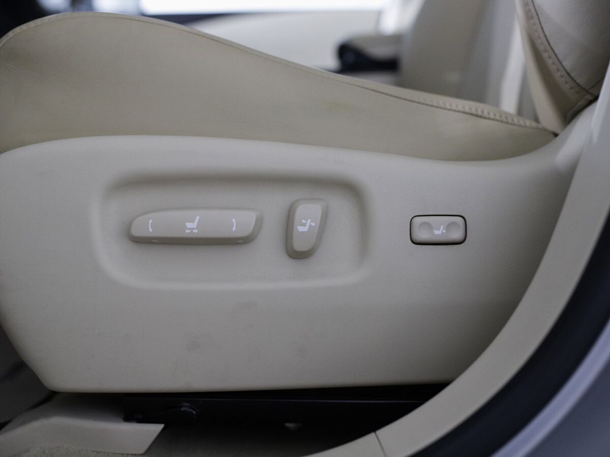 Lexus RX 2010 - фото автомобиля