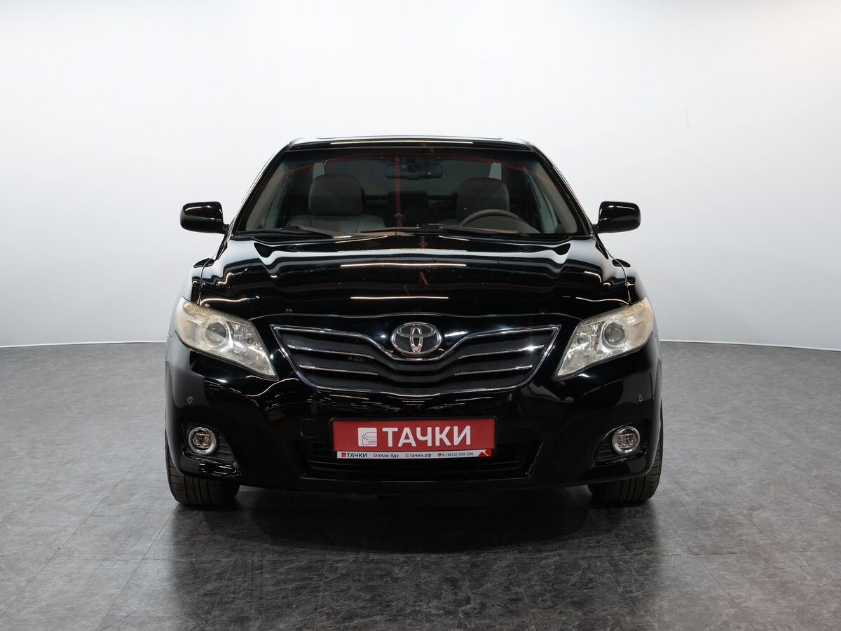 Toyota Camry 2010 - фото автомобиля
