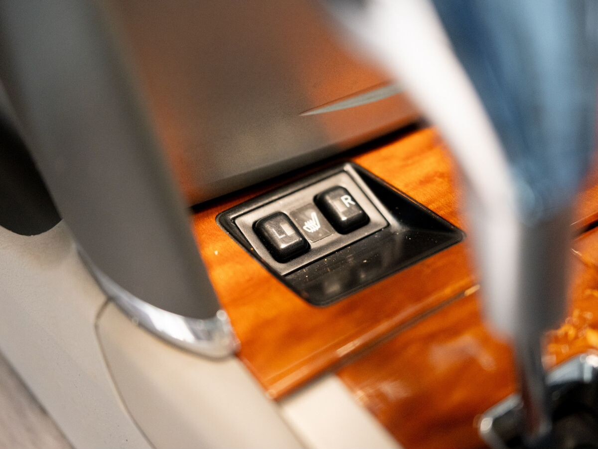 Toyota Camry 2010 - фото автомобиля