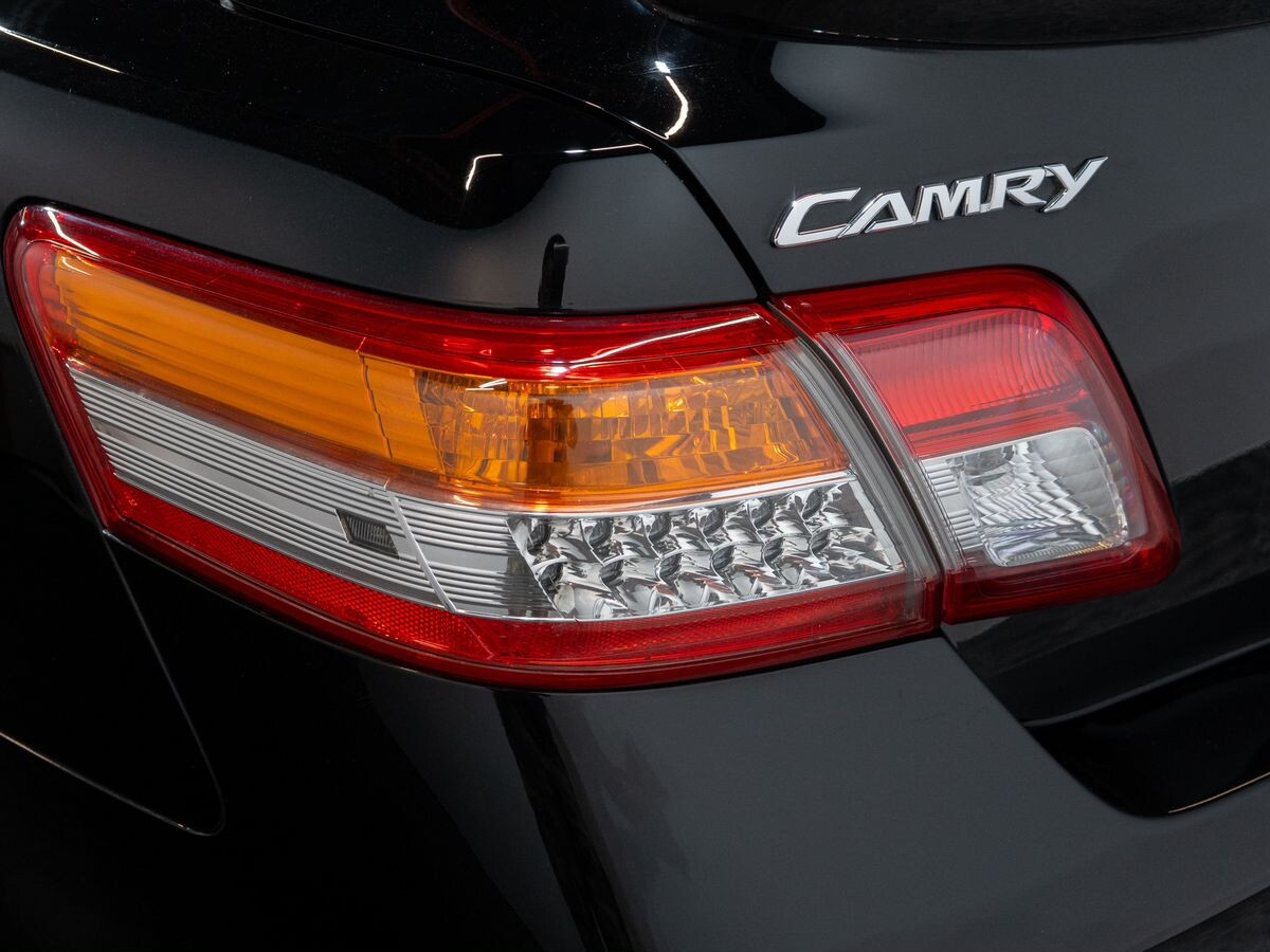Toyota Camry 2010 - фото автомобиля