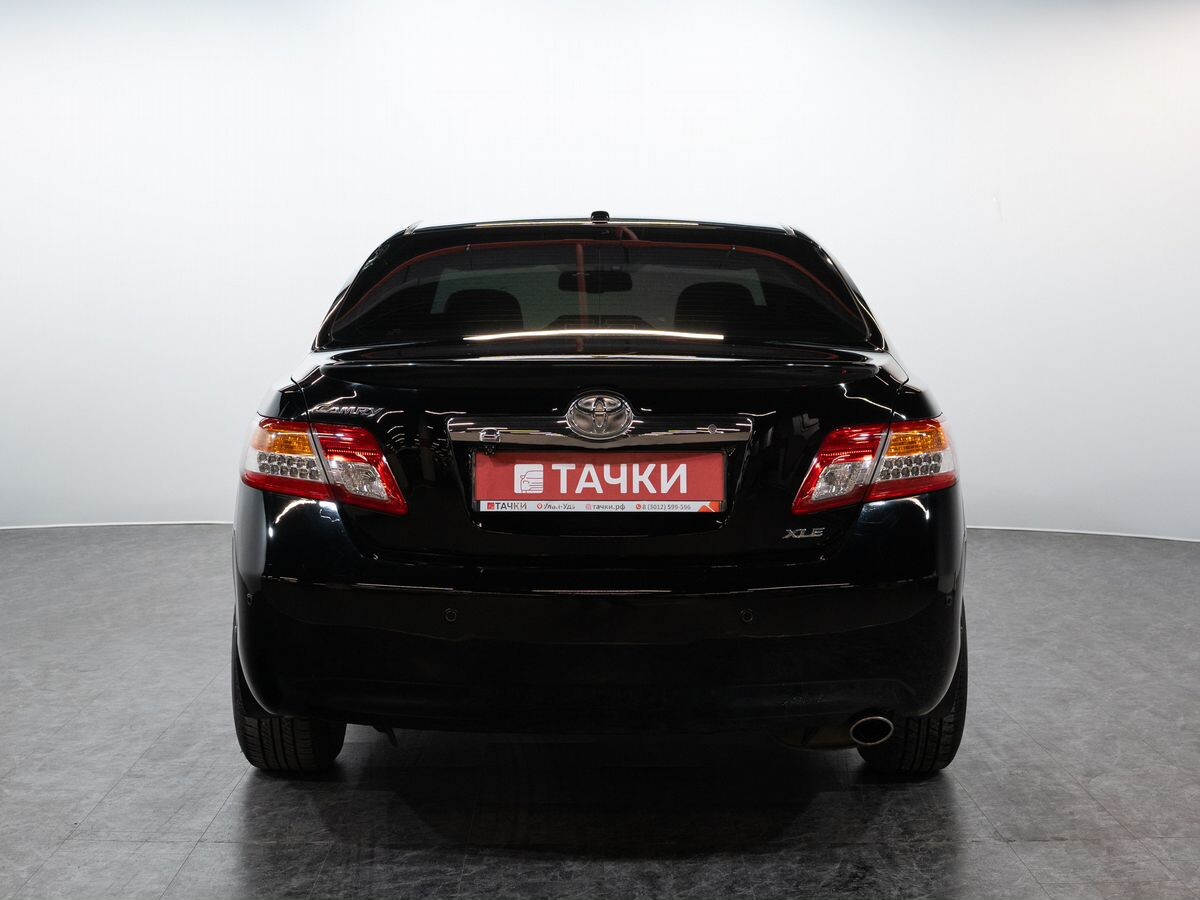 Toyota Camry 2010 - фото автомобиля