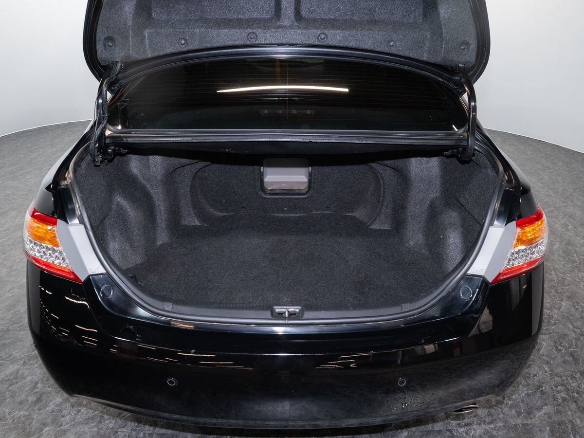 Toyota Camry 2010 - фото автомобиля